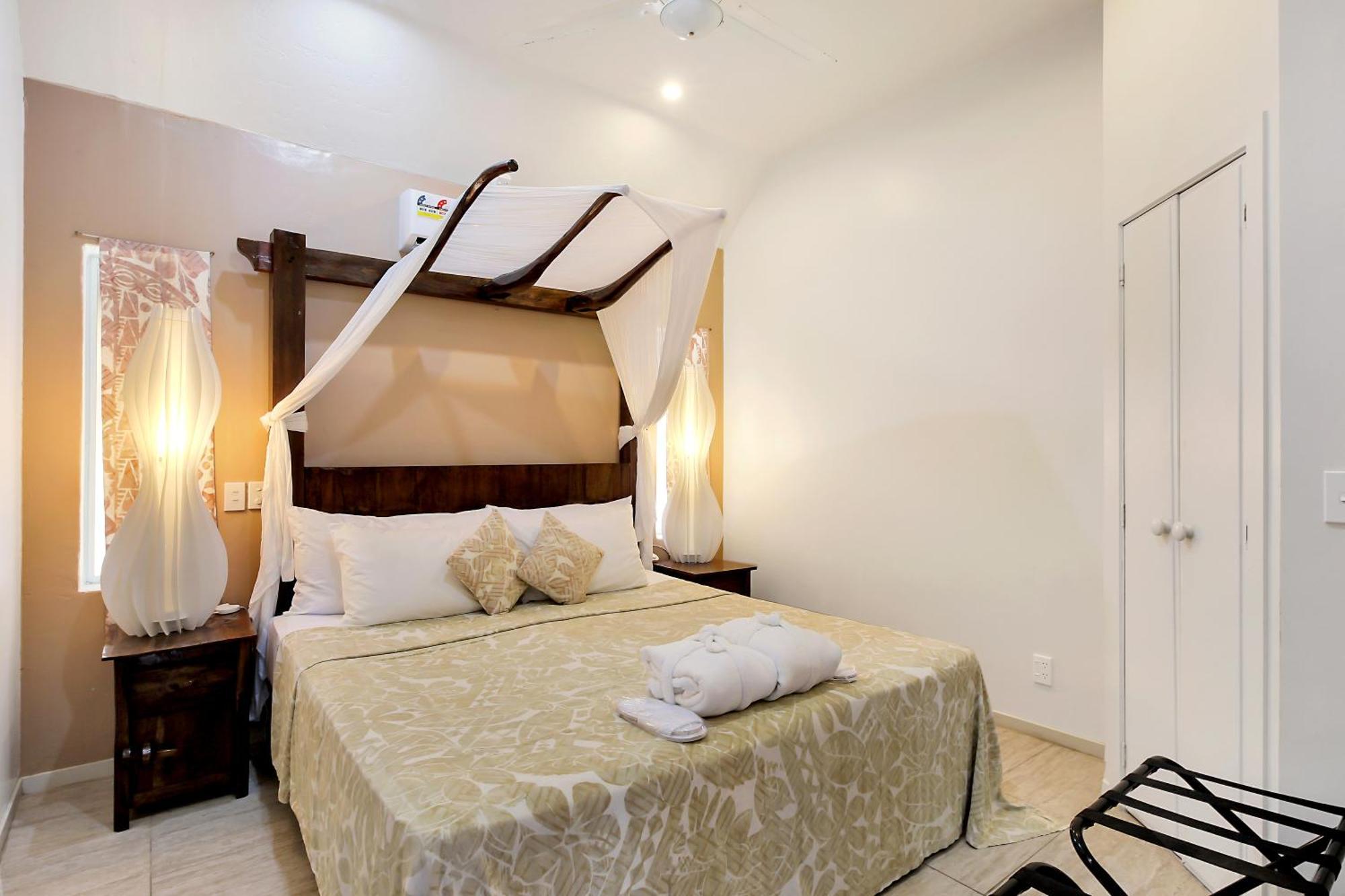 Crown Beach Resort & Spa (Adults Only) Rarotonga Exteriör bild