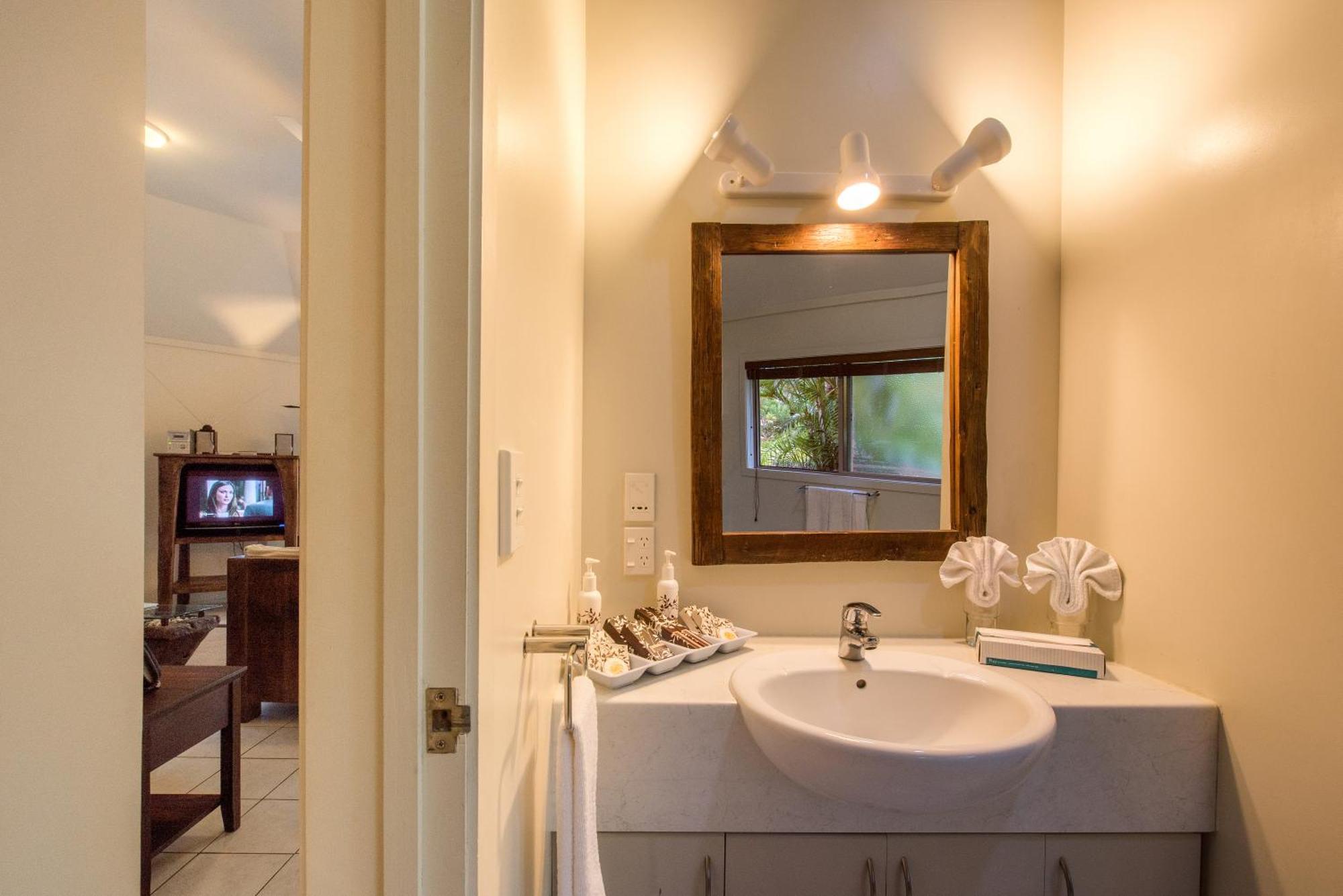 Crown Beach Resort & Spa (Adults Only) Rarotonga Exteriör bild